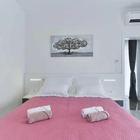 Luxury Stone Banovi With Heated Pool فينجيراك
