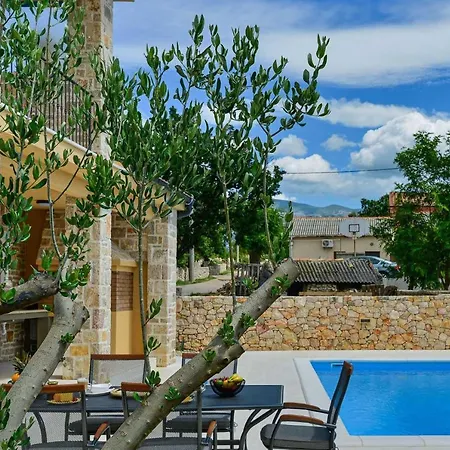 Luxury Stone Banovi With Heated Pool فيلة *