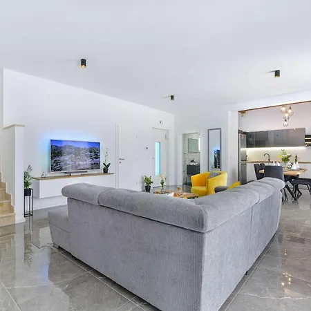 Luxury Stone Banovi With Heated Pool ヴィラ