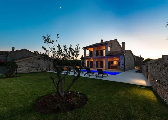 Villa Luxury Stone Banovi With Heated Pool Vinjerac
