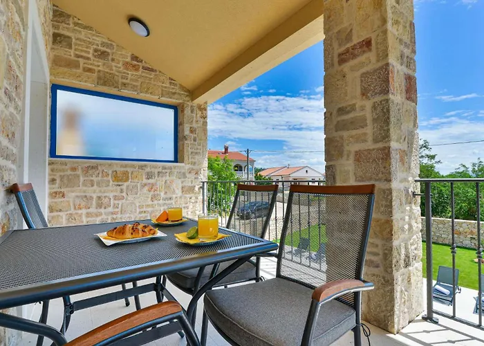 Luxury Stone Banovi With Heated Pool Villa Vinjerac