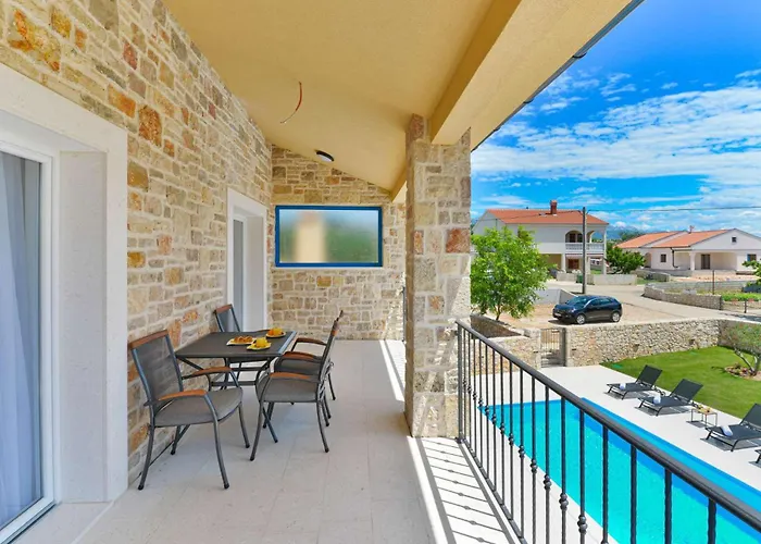Luxury Stone Banovi With Heated Pool Villa Vinjerac