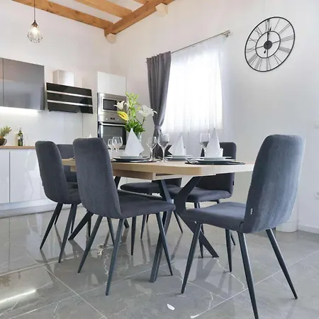 Villa Luxury Stone Banovi With Heated Pool *