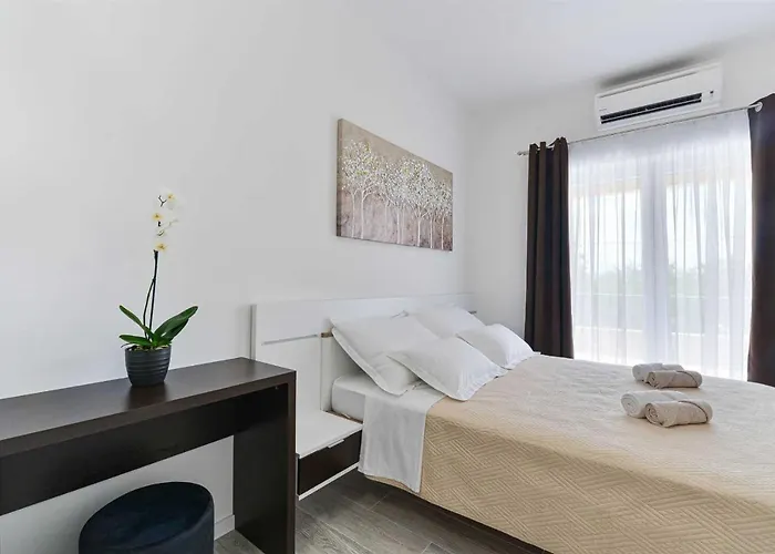 Villa Luxury Stone Banovi With Heated Pool *