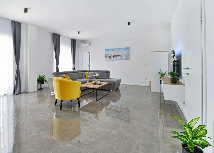 Luxury Stone Banovi With Heated Pool